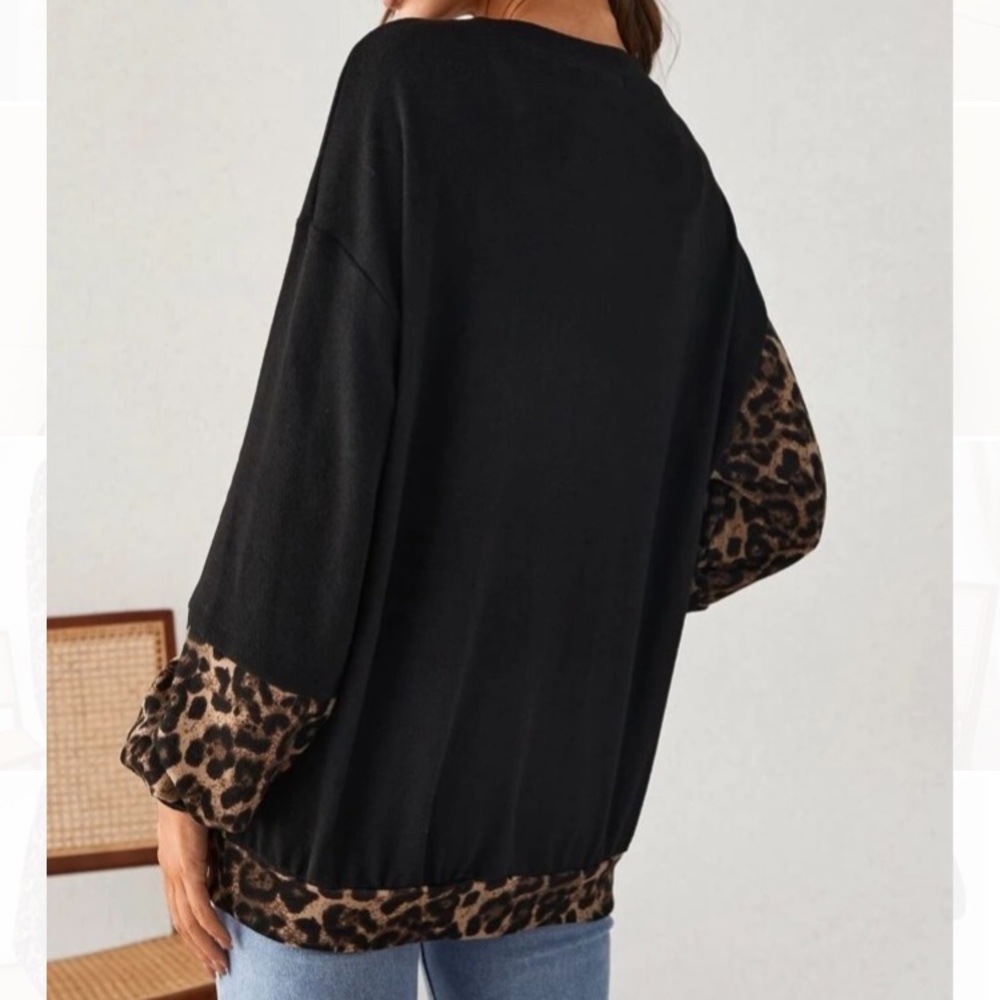🆕NEW🛍️Geometric Leopard Print Pullover 🐾 - Picture 3 of 6